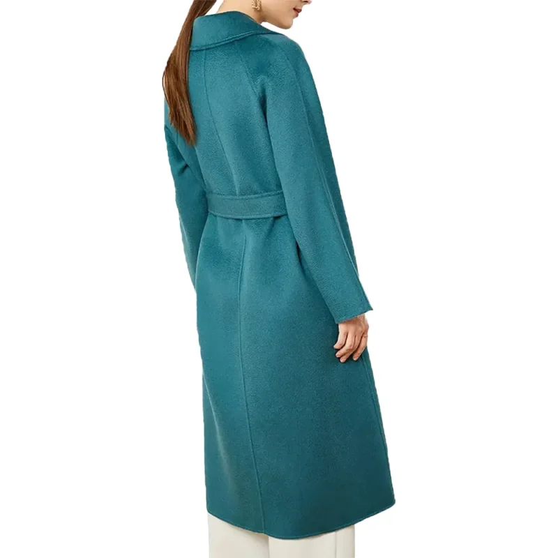 Anna Kendrick Another Simple Favor Coat