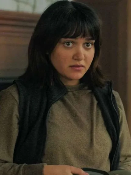 Ariela Barer The Last of Us S02 Black Vest-1